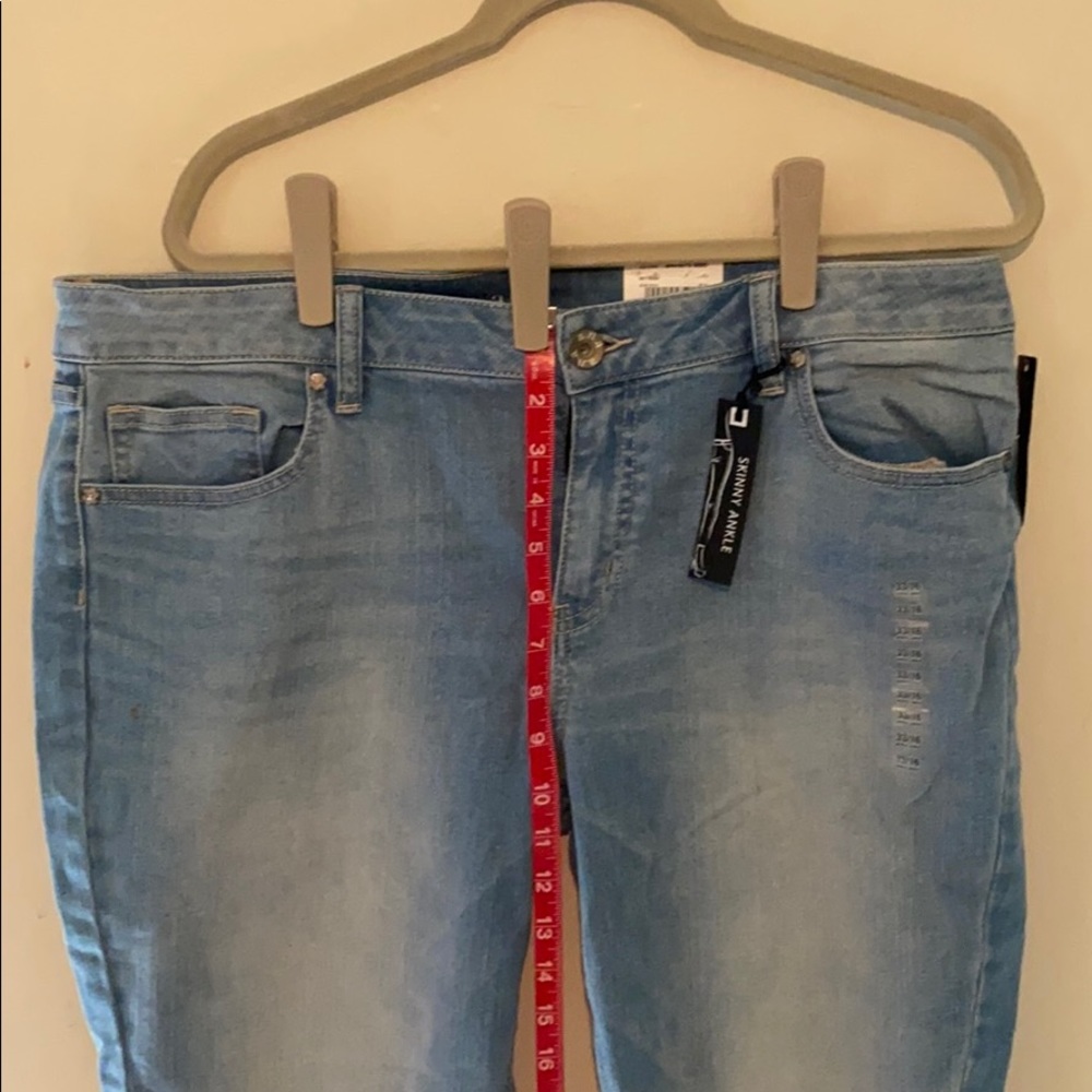 A.N.A Jeans